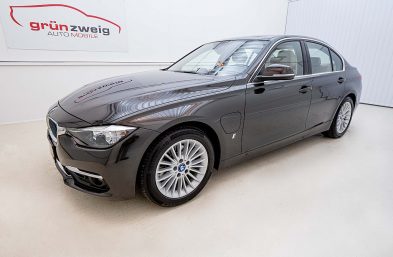 BMW 330e PHEV Luxury Line Aut. bei Grünzweig Automobil GmbH in 