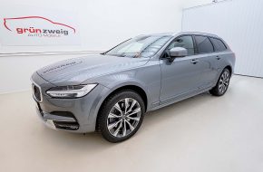Volvo V90 Cross Country Pro D5 AWD Geartronic bei Grünzweig Automobil GmbH in 